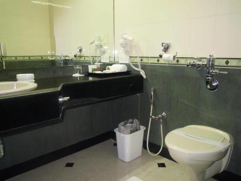 The Avenue Center Hotel Kochi Ngoại thất bức ảnh