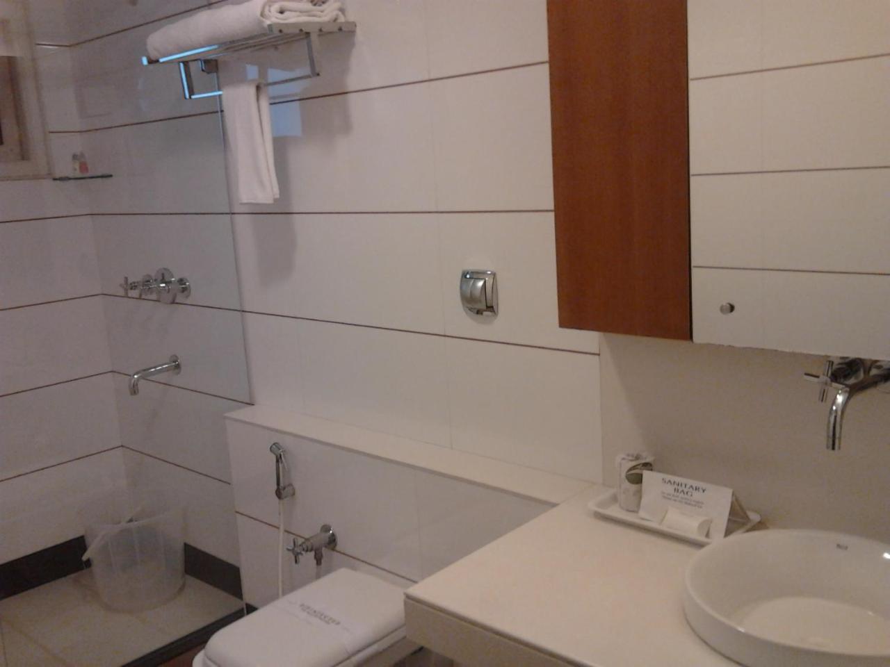 The Avenue Center Hotel Kochi Ngoại thất bức ảnh